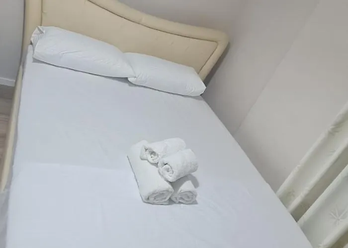 Blue Bay Front Uji Ftohte 公寓 *